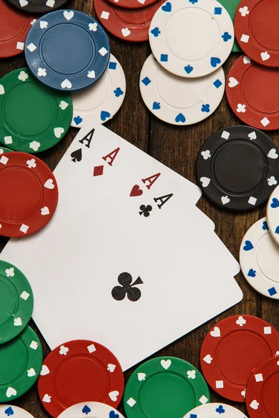 Carte da poker e chips — Foto Stock