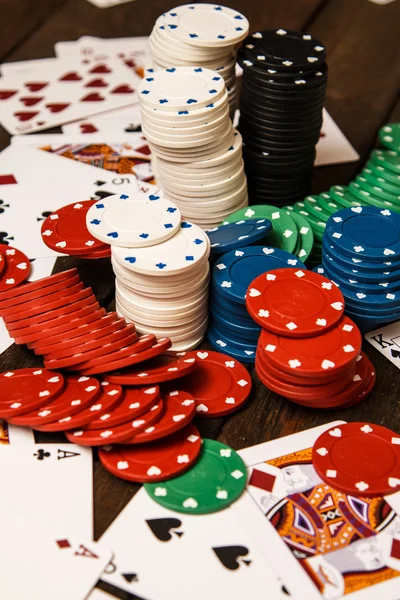 Carte da poker e chips — Foto Stock