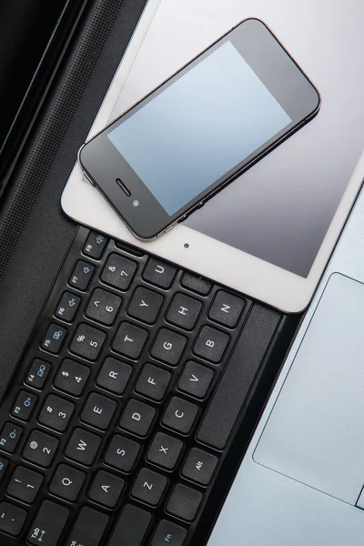 Smartphone, tablet and laptop — Stock Photo, Image