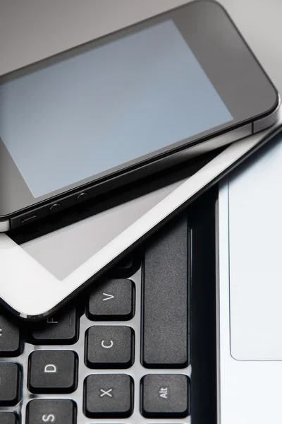 Smartphone, tablet and laptop — Stock Photo, Image