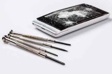 kırık ekran ile Smartphone