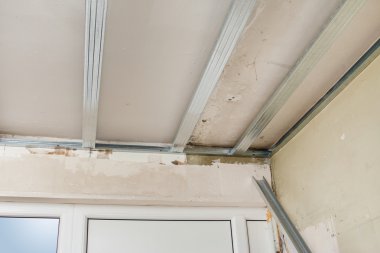 Structure for a drywall ceiling