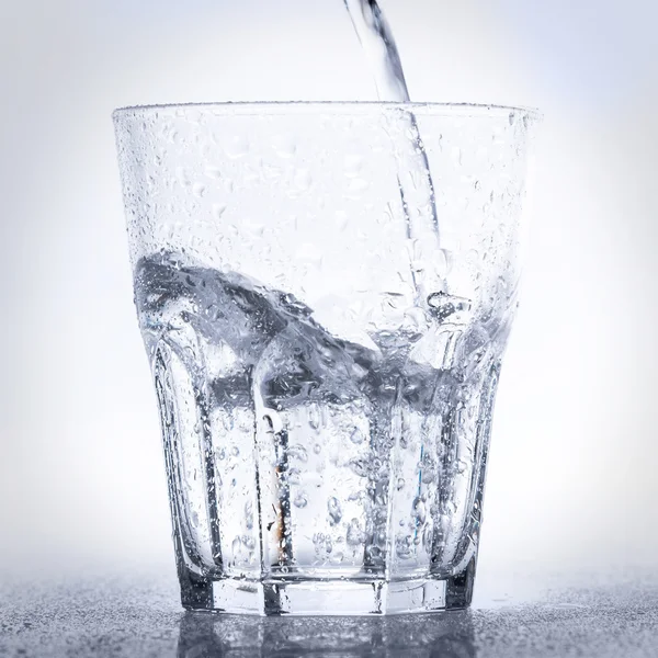 Glass with fresh water — Stock Photo, Image