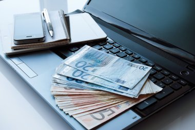 para ve elektronik cihazlar