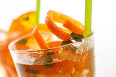 portakal ve nane ile limonata yenileniyor