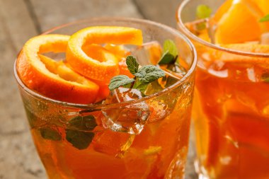 portakal ve nane ile limonata yenileniyor