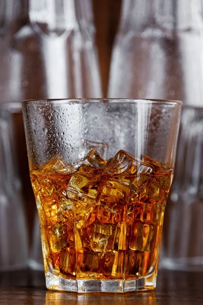 Glazen met whiskey — Stockfoto