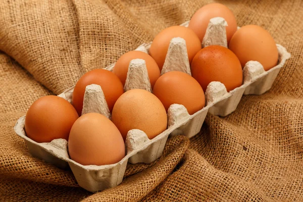 Pacchetto con uova — Foto Stock
