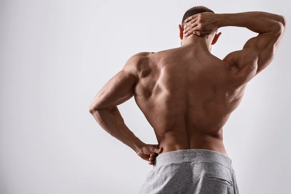 Hombre guapo y musculoso —  Fotos de Stock