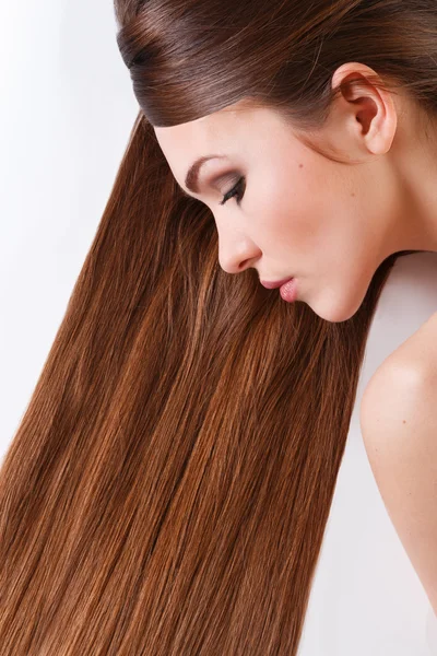 Mujer con hermoso pelo largo — Foto de Stock