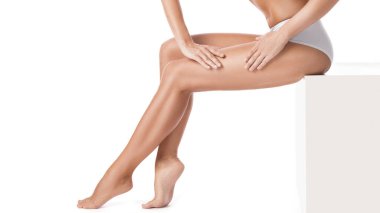 Güve Bacağı ve Kalça Lazer Saç Temizleme ve Cilt Gençleştirme Konsepti.