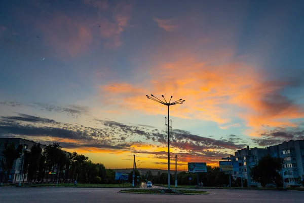 Sonnenuntergang Über Dem Stadtplatz — Stockfoto