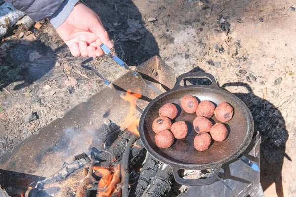 Wegańskie Falafel Gotować Patelni Zewnątrz Kultura Bliskiego Wschodu Ogień Drzewny — Zdjęcie stockowe