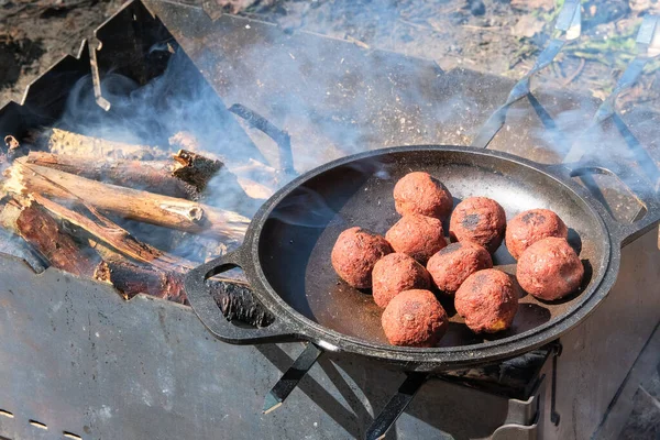 Açık Havada Falafel Pişirmek Ortadoğu Kültürü Doğada Izgara Için Odun — Stok fotoğraf