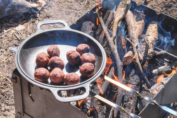 Açık Havada Falafel Pişirmek Ortadoğu Kültürü Doğa Izgarası Için Hazır — Stok fotoğraf