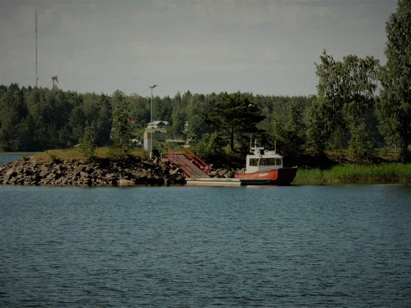 Barco Rojo Orilla Del Mar Báltico Kotka Finlandia — Foto de Stock