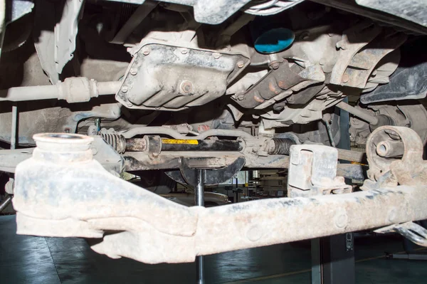 Partially Removed Front Subframe Car Hangs Lift Auto Repair Shop — Stock Photo, Image