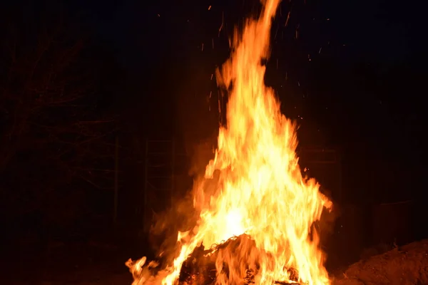 Lagerfeuer Abend Prasselndes Lagerfeuer Und Naturgeräusche Sonst Noch Für Ruhe — Stockfoto