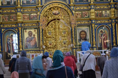 Hristiyan Kilisesi, akşam ayini, Astana 'daki Varsayım Katedrali, 2018 Eylül.