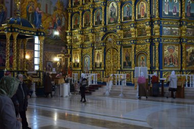 Hristiyan Kilisesi, akşam ayini, Astana 'daki Varsayım Katedrali, 2018 Eylül.