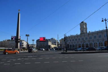 St. Petersburg 'da. 11 Ekim 2018. Nevsky Prospect. Ligovsky Caddesi. Metro istasyonu Vosstaniya Meydanı. Moskova istasyonu. Metro istasyonu Ladozhskaya Zanevsky Rus mücevherlerini taşırdı Çılgın günler.