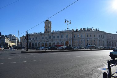 St. Petersburg 'da. 11 Ekim 2018. Nevsky Prospect. Ligovsky Caddesi. Metro istasyonu Vosstaniya Meydanı. Moskova istasyonu. Metro istasyonu Ladozhskaya Zanevsky Rus mücevherlerini taşırdı Çılgın günler.
