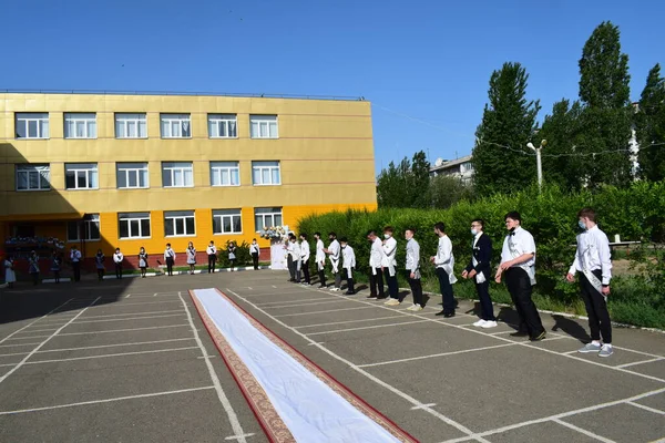 School Line Dedicated Graduates 9Th 11Th Grades Uralsk 2021 — Stock Photo, Image