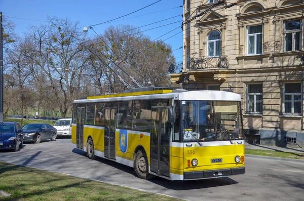 Львов Украина Апреля 2019 Года Троллейбус Skoda 14Tr 556 Езда — стоковое фото