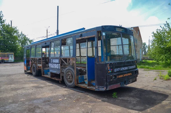 Chernivtsi Ukraine 2019 Trolleybus Skoda 14Tr 325 체르니 비치의 트롤리버스 — 스톡 사진