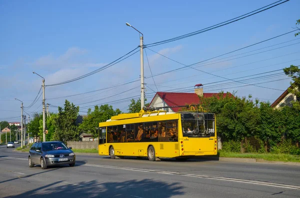 Chernivtsi Ukrajina Června2019 Trolejbus Dnipro T203 Maz 385 Koni Cestujícími — Stock fotografie