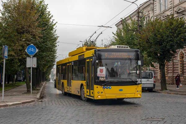 Chernivtsi Ukraine October 2020 Trolleybus Dnipro T203 383 Riding Passengers — Stock Photo, Image