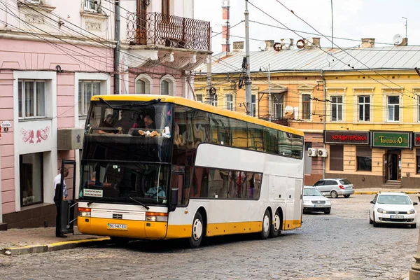 Чернивци Украина Июня 2021 Года Автобус Van Hool Td927 Пассажирами — стоковое фото