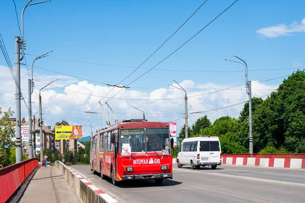 Chernivtsi Ucrania Junio 2021 Trolebús Skoda 15Tr 356 Bratislava 6605 — Foto de Stock