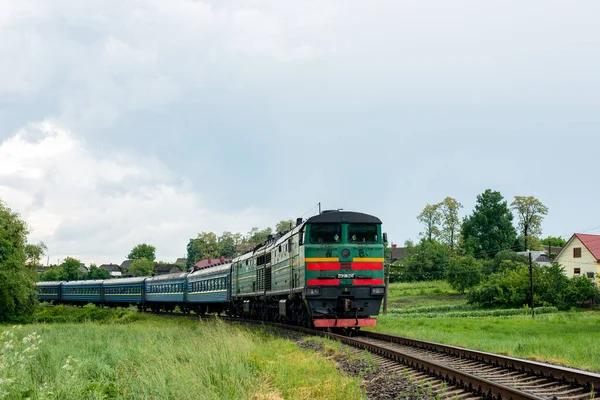Lashkivka Ukraine Juin 2021 Locomotive 2Te10M 2747 Dans Oblast Tchernivtsi — Photo