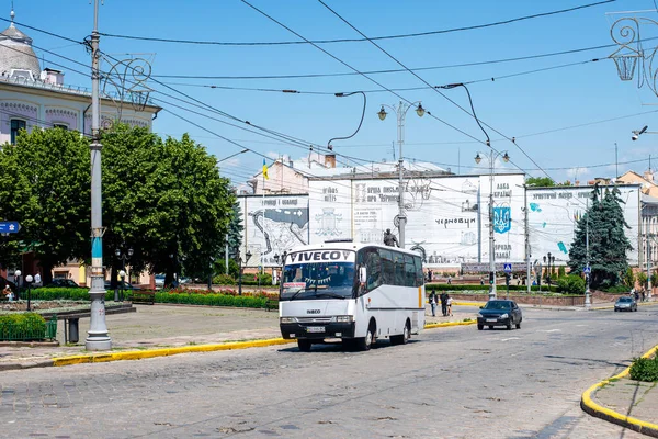 Chernivtsi Ukraine Juin 2021 Bus Unvi Xeito Cheval Avec Des — Photo