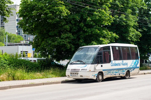 Chernivtsi Ukrajina Června2021 Autobus Indcar Mago Iveco Koni Cestujícími Ulicích — Stock fotografie