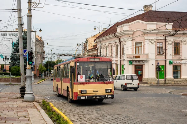Чернивци Украина Июля 2021 Года Троллейбус Шкода 14Tr 323 Экс — стоковое фото