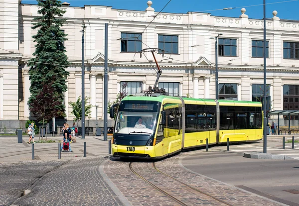 Lviv Ukraine Lipca 2021 Elektron Tramwajowy T3L44 1180 Jadący Pasażerami — Zdjęcie stockowe