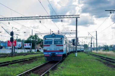 LVIV, UKRAINE - 7 Temmuz 2021. ER2T-7246 treni Lviv 'de..