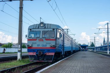 LVIV, UKRAINE - 7 Temmuz 2021. Lviv 'de ER2-1340 treni.