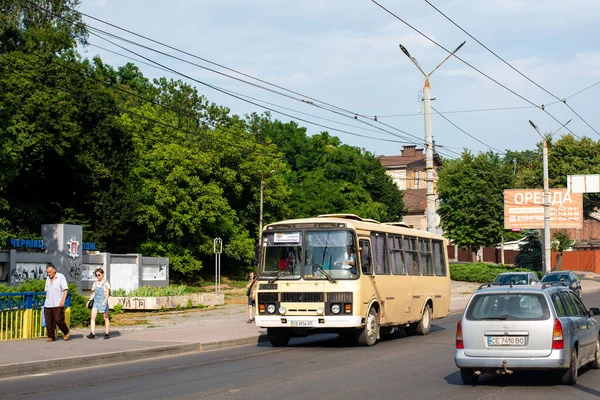 Chernivtsi Ukrajna 2021 Július Busz Paz 4234 Lovaglás Utasok Utcán — Stock Fotó