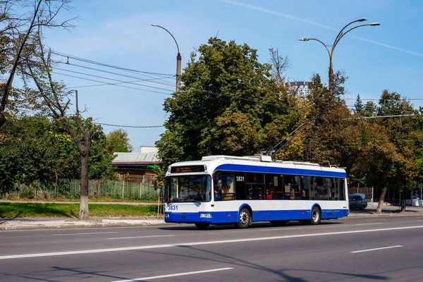 Chisinau Moldova Setembro 2021 Trolleybus Bkm 321 3831 Equitação Com — Fotografia de Stock