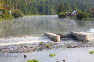 Weir Nehri üzerinde