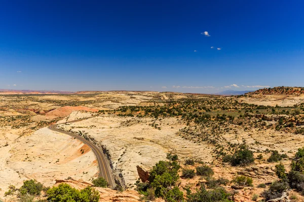 El camino de un millón de dólares desde Boulder a Escalante, EE.UU. . — Foto de Stock