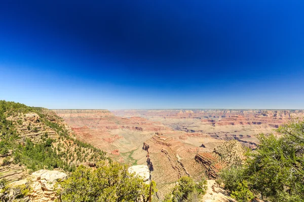 Gran Cañón, borde sur, día soleado con cielo azul — Foto de Stock