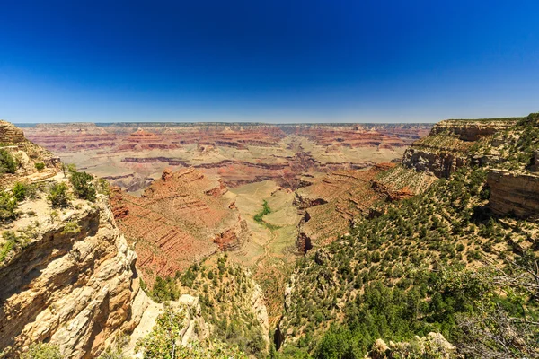 Gran Cañón, borde sur, día soleado con cielo azul — Foto de Stock