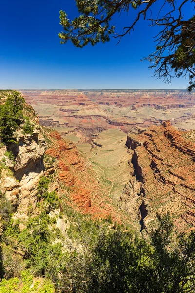 Gran Cañón, borde sur, día soleado con cielo azul — Foto de Stock