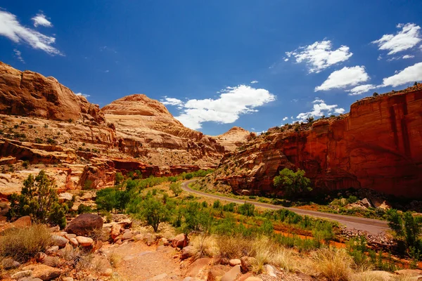 The Hickman Bridge Trail, Capital Reef National Park, Utah, EE.UU. — Foto de Stock