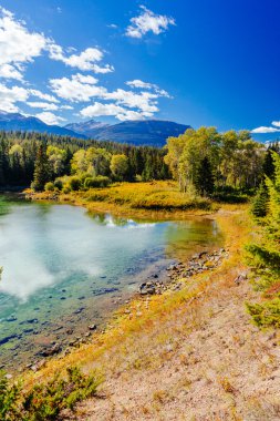 İlk Gölü, 5 göller, Jasper National Park, Alberta Vadisi