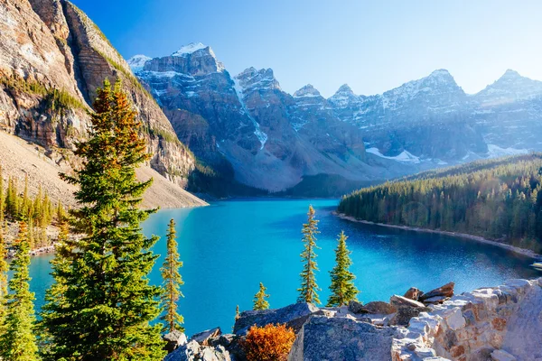 Lago Moraine, Lago Louise, Parque Nacional Banff, Alberta, Canadá — Fotografia de Stock